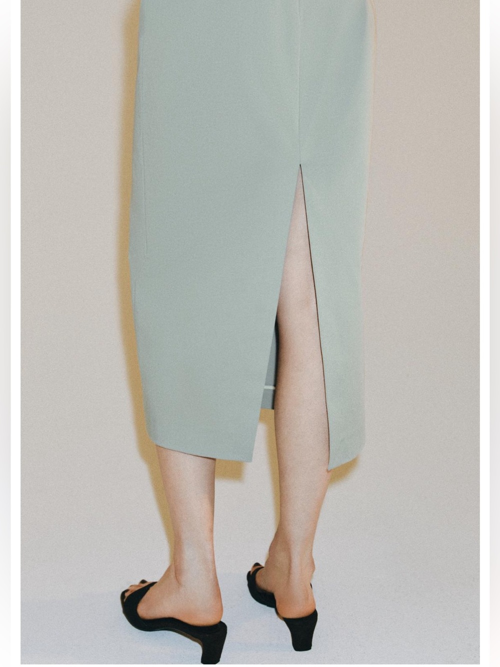Zara COLLECTION VENTED MIDI
SKIRT - Picture 3 of 8